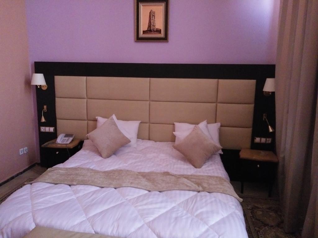 Hotel Les Zianides Tlemcen Exteriör bild